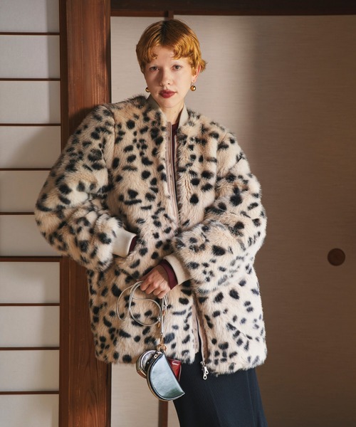 OMMO(オーエムエムオー)の「VOLUME FUR BZ(ブルゾン・レディース・ブラウン/ホワイト系その他・38/36)」の1枚目の写真