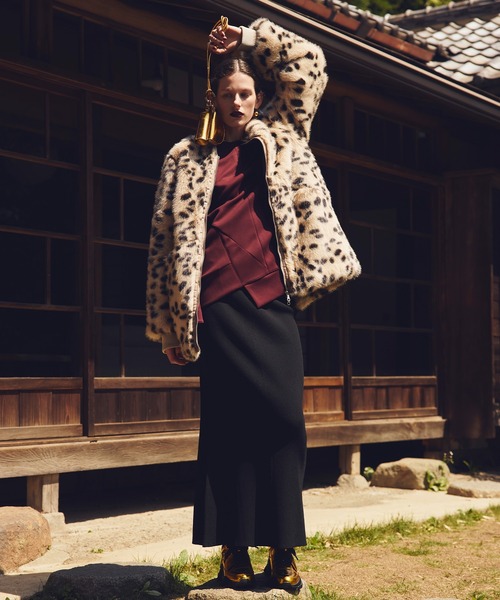 OMMO(オーエムエムオー)の「VOLUME FUR BZ(ブルゾン・レディース・ブラウン/ホワイト系その他・38/36)」の3枚目の写真