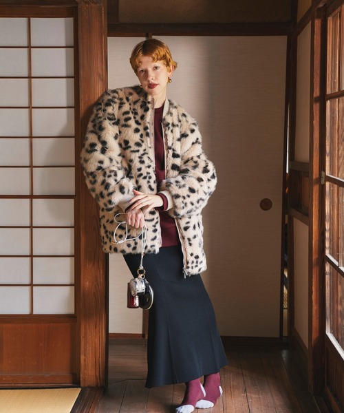 OMMO(オーエムエムオー)の「VOLUME FUR BZ(ブルゾン・レディース・ブラウン/ホワイト系その他・38/36)」の5枚目の写真