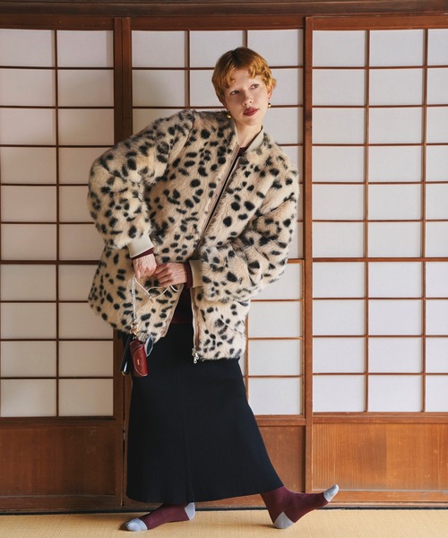 OMMO(オーエムエムオー)の「VOLUME FUR BZ(ブルゾン・レディース・ブラウン/ホワイト系その他・38/36)」の9枚目の写真