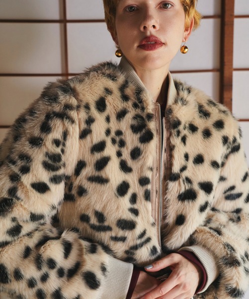 OMMO(オーエムエムオー)の「VOLUME FUR BZ(ブルゾン・レディース・ブラウン/ホワイト系その他・38/36)」の11枚目の写真