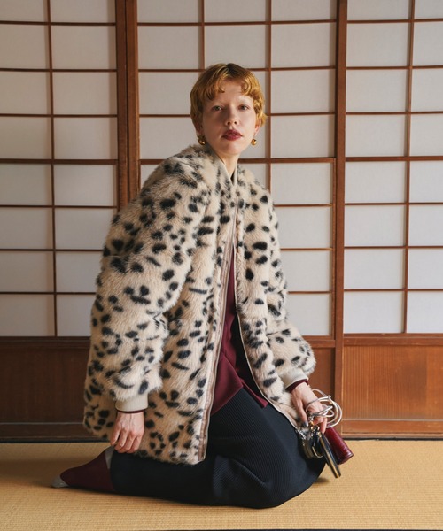 OMMO(オーエムエムオー)の「VOLUME FUR BZ(ブルゾン・レディース・ブラウン/ホワイト系その他・38/36)」の10枚目の写真