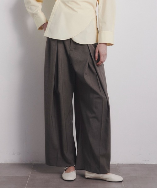 CITY TOKYO(シティトウキョウ)の「【CITY TOKYO/シティートウキョウ】Belt Arranged Tuck Wide Pants/ウールタックワイドパンツ(スラックス・レディース・グレー系その他/ブラウン/ダークグレー・4/1/3/2)」の2枚目の写真