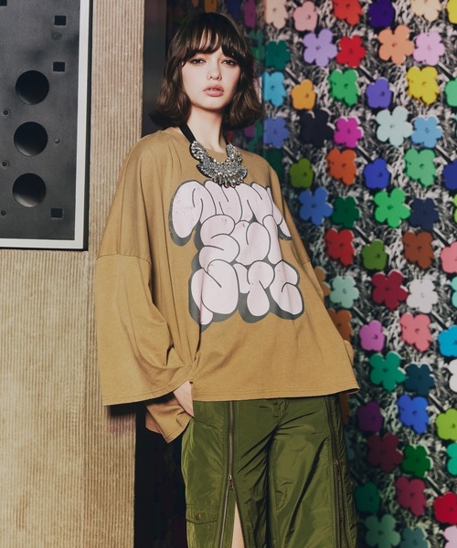 anna sui nyc(アナ スイ エヌ ワイ シー)の「anna sui nyc/アナ スイ エヌワイシー/GRAFFITI BIG Tシャツ(Tシャツ/カットソー・レディース・ベージュ/ブラック/ミント・F)」の5枚目の写真