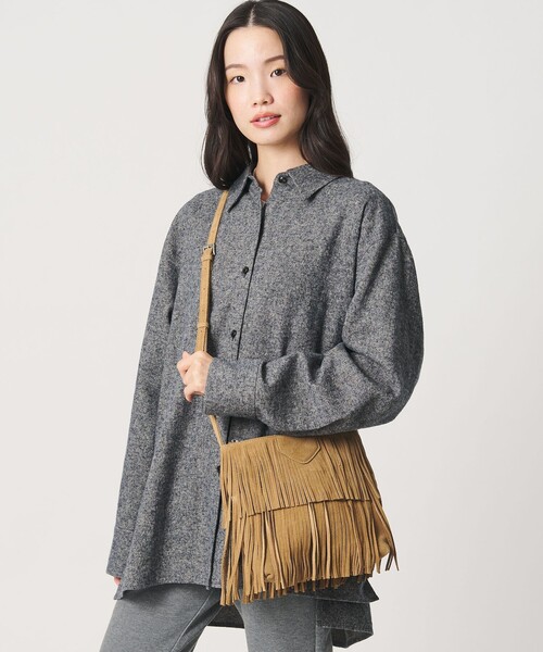 MOHI(モヒ)の「<MOHI...>スエード フリンジ ショルダーバッグ(ショルダーバッグ・レディース・ベージュ/ダークブラウン・FREE)」の4枚目の写真