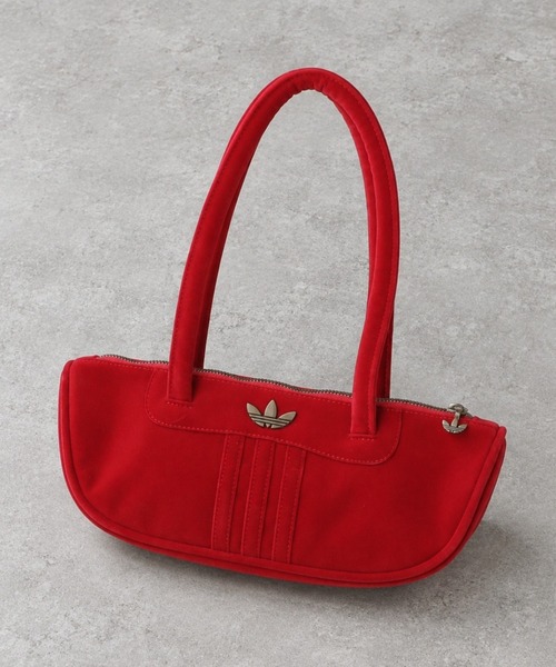 adidas(アディダス)の「【adidas/アディダス】スエードショルダーバッグ/ワンポイント/アディカラー スエード ボウリング バッグ(ショルダーバッグ・レディース・レッド/ホワイト・ONESIZE)」の1枚目の写真