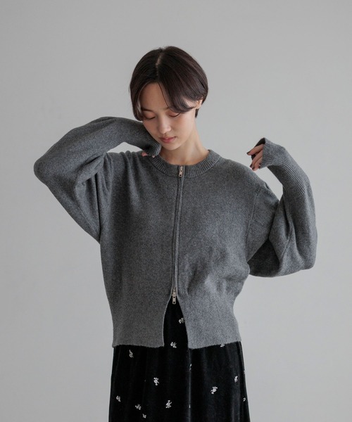 LOWRYS FARM(ローリーズファーム)の「パフZIPカーディガン 1074560(カーディガン/ボレロ・レディース・ブラック/アイボリー/グレー・FREE)」の11枚目の写真