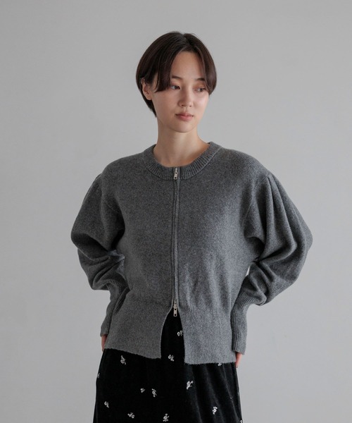 LOWRYS FARM(ローリーズファーム)の「パフZIPカーディガン 1074560(カーディガン/ボレロ・レディース・ブラック/アイボリー/グレー・FREE)」の12枚目の写真