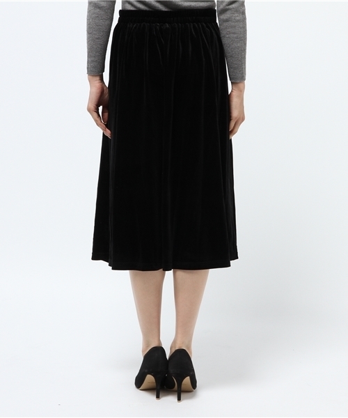 美品　ロエベ　黒いフレアスカート ひざ丈 レザー紐　y16 美品 ロエベ 黒いフレアスカート ひざ丈 レザー紐 y16 - メルカリ