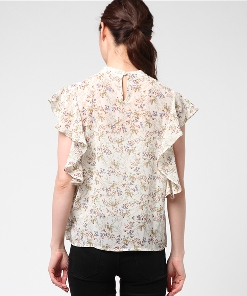 MERLOT（メルロー）の「バンドカラーラッフルスリーブボタニカル柄ブラウス1152（シャツ/ブラウス・レディース・ブラック/イエロー/ホワイト・FREE）」の13枚目の写真