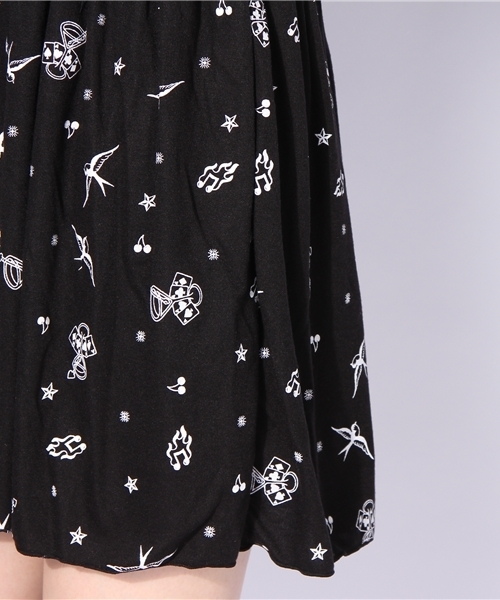 WEGO（ウィゴー）の「タトゥー総柄ワンピース（ワンピース・レディース・オフホワイト/ブラック・FREE）」の8枚目の写真