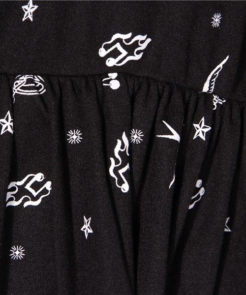 WEGO（ウィゴー）の「タトゥー総柄ワンピース（ワンピース・レディース・オフホワイト/ブラック・FREE）」の9枚目の写真