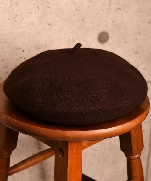 VIBGYOR Women（ヴィブジョー　ウィメン）の「カラフルウールベレー帽（ハンチング/ベレー帽・レディース・ホワイト/チャコールグレー/ライトグレー/ブラック/ダークブラウン/ネイビー/ブラウン/グレー/レッド/オリーブ/ブルー/マスタード/ワインレッド/アイボリー・FREE）」の6枚目の写真