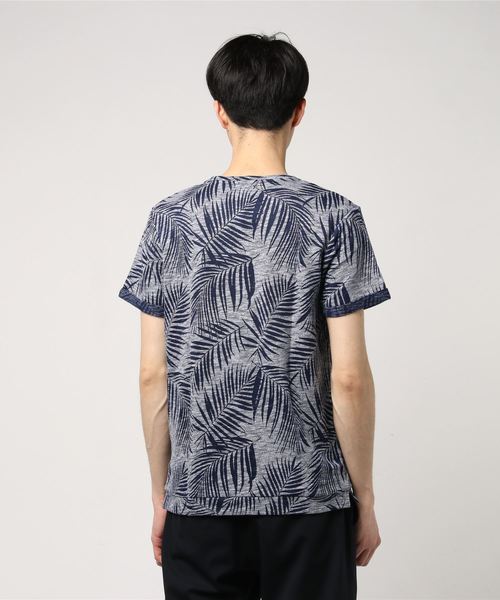 EVOLUTION(エボリューション)の「大人のリゾートTシャツ リーフ柄(Tシャツ/カットソー・メンズ・ネイビー/ベージュ・MEDIUM/X-LARGE/LARGE)」の3枚目の写真