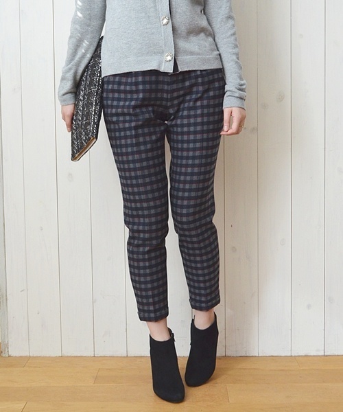 Khaju(カージュ)の「★★Khaju:チェッククロップドパンツ(その他パンツ・レディース・ブラウン/ネイビー/ブラック/グレー・26/27)」の3枚目の写真