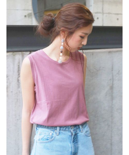 Ungrid(アングリッド)の「カラータンクトップ(タンクトップ・レディース・オフホワイト/チャコールグレー/オレンジ/イエロー/パープル/ブルー・FREE)」の4枚目の写真