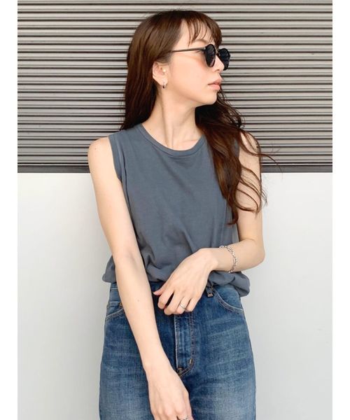 Ungrid(アングリッド)の「カラータンクトップ(タンクトップ・レディース・オフホワイト/チャコールグレー/オレンジ/イエロー/パープル/ブルー・FREE)」の3枚目の写真