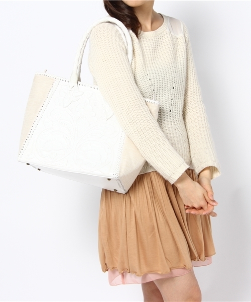 【新品】GRACE CONTINENTALカービングバッグ ホワイト 楽天市場】☆GRACE CONTINENTAL グレースコンチネンタル Metalic RS-ca