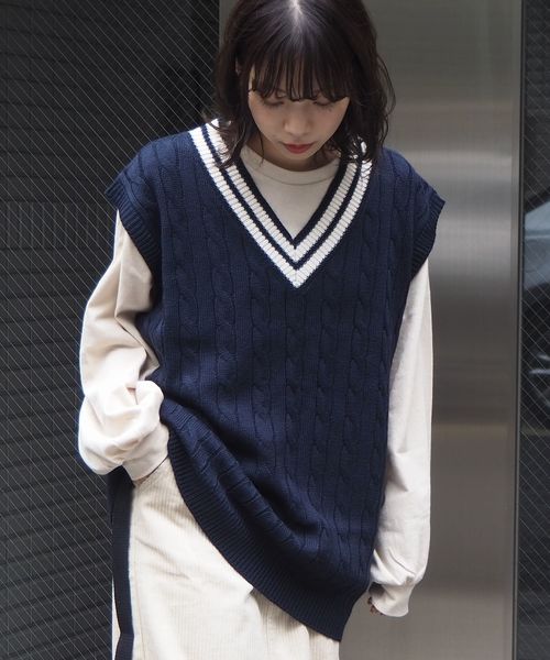 tiptop(ティップトップ)の「ケーブル編みビッグシルエットチルデンベスト(ベスト)」|ネイビー