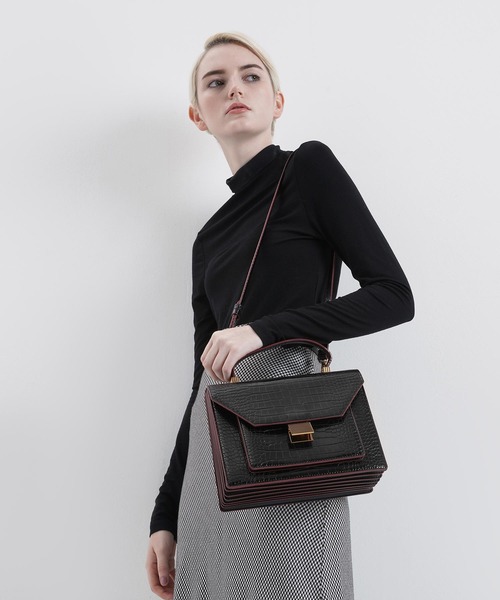 CHARLES & KEITH（チャールズ & キース）の「クロックエフェクトトップハンドルバッグ / Croc-Effect Top Handle Bag（ハンドバッグ・レディース・ブラック/パープル/ミント・M）」の11枚目の写真