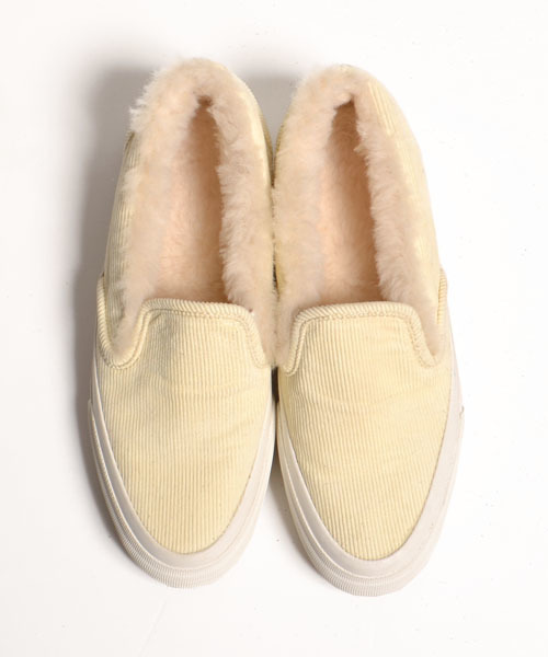 AMERICAN RAG CIE（アメリカンラグシー）の「コーデュロイボアスリッポン/205-AOZ-OZ-37（スニーカー・レディース・アイボリー/ネイビー/キャメル・5/6）」の4枚目の写真