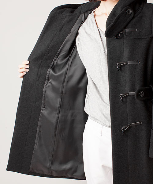 NANO universe(ナノユニバース)の「ハードメルトンロングダッフルコート(ダッフルコート・レディース・ブラック/ベージュ/ネイビー・36/38)」の7枚目の写真