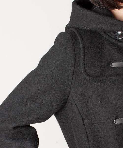 NANO universe(ナノユニバース)の「ハードメルトンロングダッフルコート(ダッフルコート・レディース・ブラック/ベージュ/ネイビー・36/38)」の8枚目の写真