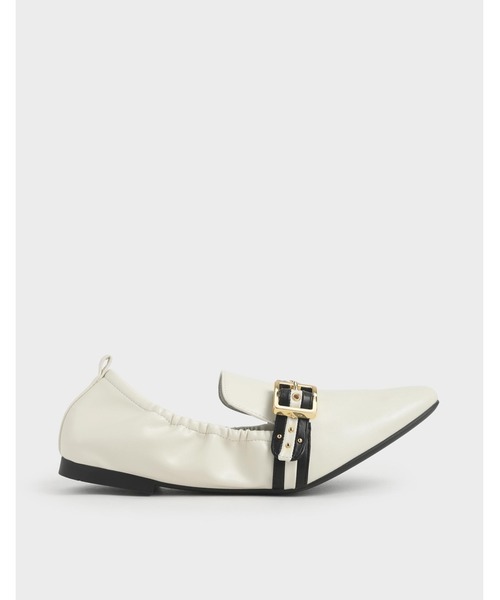 CHARLES & KEITH（チャールズ & キース）の「バックルディテール スタッズドローファー / Buckle Detail Studded Loafers（ローファー・レディース・ブラック/ブラウン/オフホワイト・22.5cm/23cm/23.5cm/24.5cm/25cm/25.5cm）」の2枚目の写真