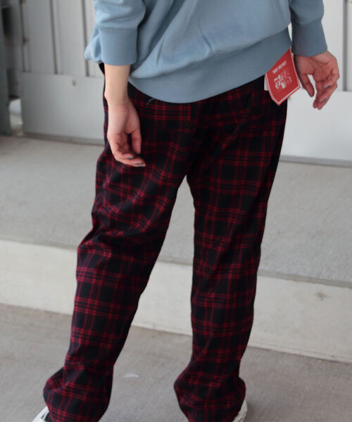 FREDY&GLOSTER（フレディアンドグロスター）の「【WEB限定カラーあり】【SUNDAY TOOLS WEAR】 シェフパンツ ワイドパンツ コーデュロイパンツ（その他パンツ・メンズ・ブラック/グレー/ブラウン/ブラウン系その他/ミント/ブルー系その他/グレイッシュブルー/ラベンダー/ベビーピンク/キナリ/オフホワイト・M/L）」の2枚目の写真