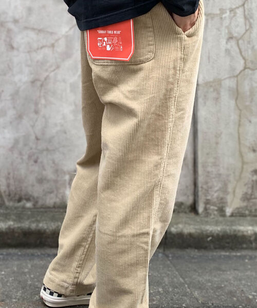 FREDY&GLOSTER（フレディアンドグロスター）の「【WEB限定カラーあり】【SUNDAY TOOLS WEAR】 シェフパンツ ワイドパンツ コーデュロイパンツ（その他パンツ・メンズ・ブラック/グレー/ブラウン/ブラウン系その他/ミント/ブルー系その他/グレイッシュブルー/ラベンダー/ベビーピンク/キナリ/オフホワイト・M/L）」の4枚目の写真