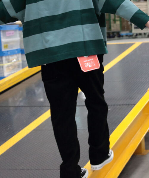 FREDY&GLOSTER（フレディアンドグロスター）の「【WEB限定カラーあり】【SUNDAY TOOLS WEAR】 シェフパンツ ワイドパンツ コーデュロイパンツ（その他パンツ・メンズ・ブラック/グレー/ブラウン/ブラウン系その他/ミント/ブルー系その他/グレイッシュブルー/ラベンダー/ベビーピンク/キナリ/オフホワイト・M/L）」の5枚目の写真