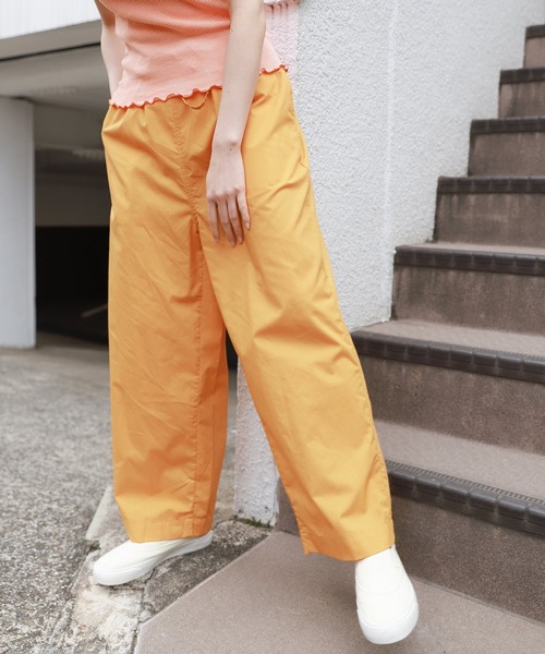 niko and...(ニコアンド)の「カラフルイージーワークパンツ(その他パンツ・レディース・グリーン/イエロー/ブラック/パープル・LARGE/MEDIUM)」の4枚目の写真