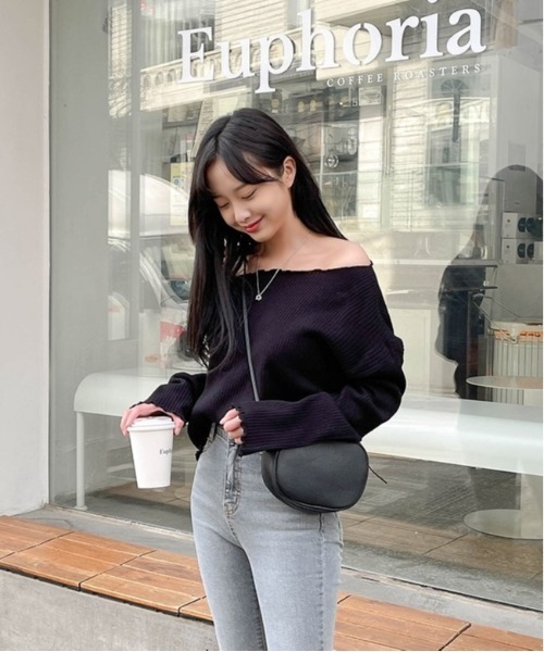 SONA(ソナ)の「SONYUNARA ウェイブオフショルダーリブTシャツ(Tシャツ/カットソー・レディース・ブラック/ライトベージュ・FREE)」の19枚目の写真