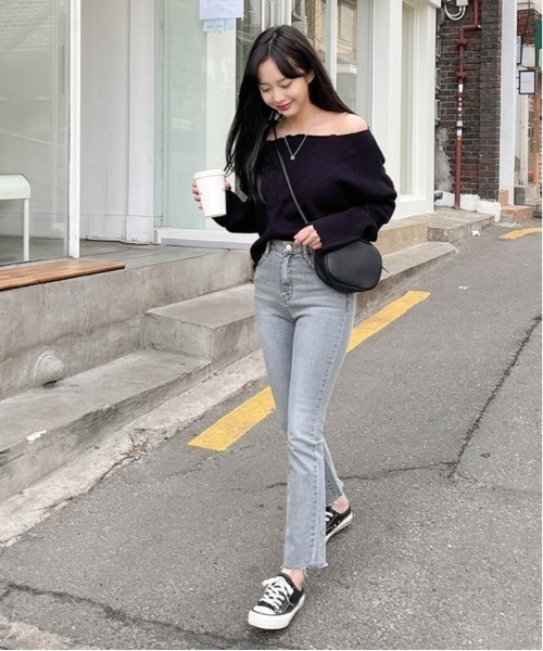 SONA(ソナ)の「SONYUNARA ウェイブオフショルダーリブTシャツ(Tシャツ/カットソー・レディース・ブラック/ライトベージュ・FREE)」の17枚目の写真