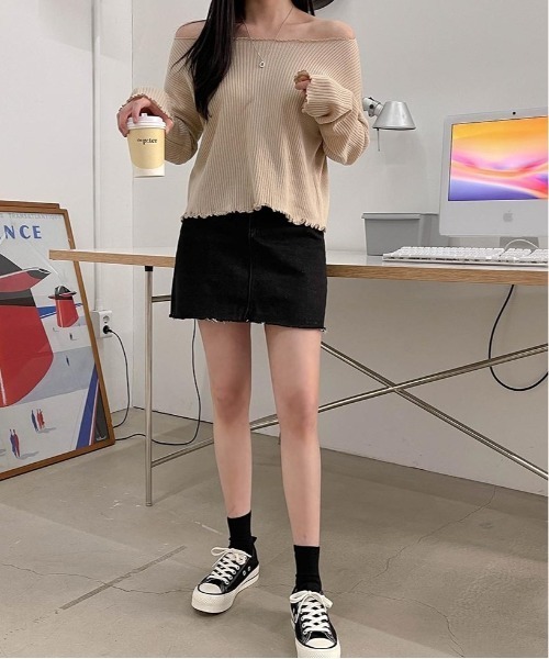 SONA(ソナ)の「SONYUNARA ウェイブオフショルダーリブTシャツ(Tシャツ/カットソー・レディース・ブラック/ライトベージュ・FREE)」の18枚目の写真