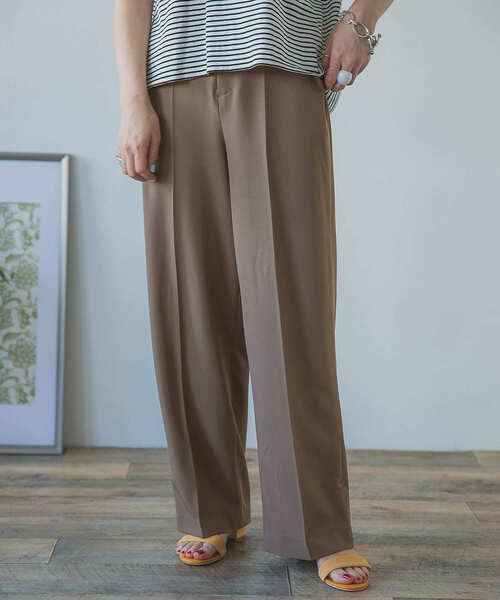 ITEMS URBANRESEARCH(アイテムズ アーバンリサーチ)の「カラーイージーワイドパンツ(その他パンツ・レディース・ベージュ/レッド/ブラック/モカ・SMALL/MEDIUM/LARGE)」の3枚目の写真