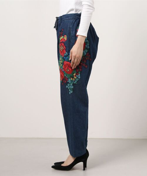 BOHEMIANS（ボヘミアンズ）の「BOHEMIANS/ボヘミアンズ　DENIM GARDEN PATCH BIRD RELAX TUCK PANTS（デニムパンツ・レディース・その他・SMALL）」の3枚目の写真