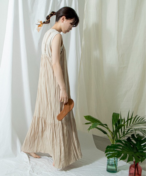 ANGIE（アンジー）の「コットンリネンワッシャーロングキャミワンピース（ワンピース・レディース・ブラック/ナチュラル/グリーン系その他/ライトベージュ/キャメル・FREE）」の19枚目の写真