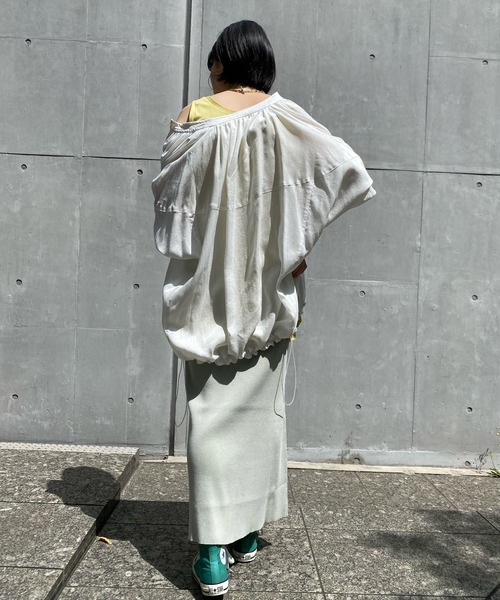 DouDou（ドゥドゥ）の「ボリュームライトジップブルゾン（その他アウター・レディース・オフホワイト/ブラウン/ブラック・FREE）」の4枚目の写真