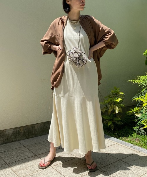 DouDou（ドゥドゥ）の「ボリュームライトジップブルゾン（その他アウター・レディース・オフホワイト/ブラウン/ブラック・FREE）」の12枚目の写真