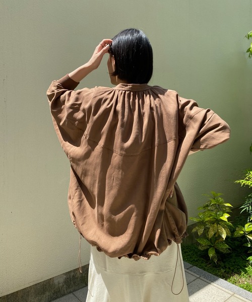 DouDou（ドゥドゥ）の「ボリュームライトジップブルゾン（その他アウター・レディース・オフホワイト/ブラウン/ブラック・FREE）」の8枚目の写真