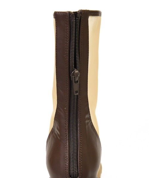 sango（sango）の「センターパイピングシアーバックファスナーショートブーツ（ブーツ・レディース・グレイッシュベージュ/ブラック/ダークブラウン/アイボリー・L/LL/3L/SS/S/M）」の9枚目の写真