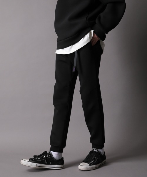 JUNRED(ジュンレッド)の「GRAMICCI別注スキニージョガーテックパンツ(その他パンツ・メンズ・ブラック/グレー/ベージュ系その他・S/M/L)」の11枚目の写真