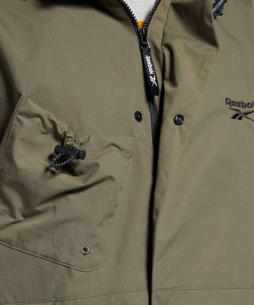 Reebok（リーボック）の「クラシックス キャンピング ジャケット / Classics Camping Jacket（マウンテンパーカー・メンズ・アーミー/ブラック・XX-LARGE/XXX-LARGE/LARGE/X-LARGE/X-SMALL/MEDIUM/SMALL）」の11枚目の写真