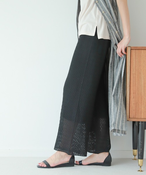 LAKOLE（ラコレ）の「12Gクロシェニットパンツ / 216075（その他パンツ・レディース・ブラック/ベージュ/ナチュラル/ダークオレンジ・SMALL/MEDIUM）」の2枚目の写真