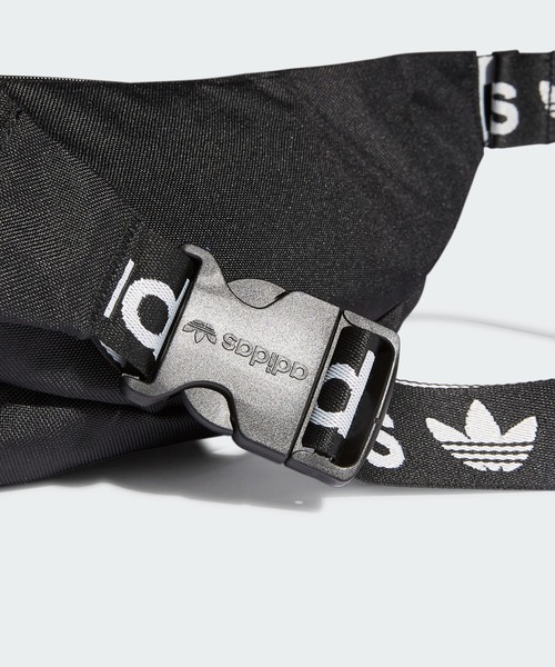adidas（アディダス）の「アディカラー ブランデッド ウェビング
