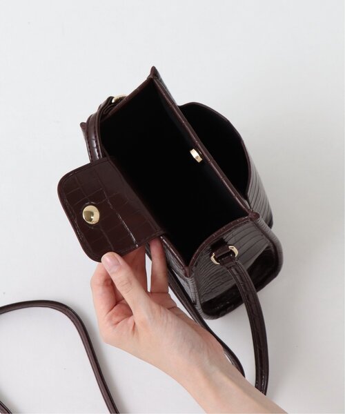 frames RAY CASSIN（フレームスレイカズン）の「【WEB限定】スマフォポケット付きミニショルダーバッグ（ショルダーバッグ・レディース・ベージュ/ブラウン/グレイッシュベージュ・FREE）」の8枚目の写真