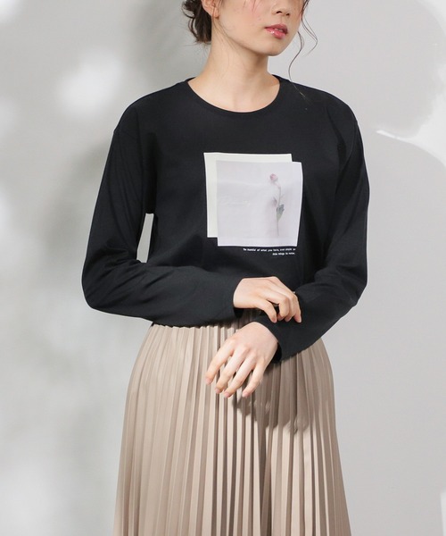 Honeys（ハニーズ）の「フォトプリントＴシャツ（Tシャツ/カットソー・レディース・ブラック/ピンク系その他/ホワイト/グリーン系その他/グレイッシュベージュ・L/M/S/LL）」の2枚目の写真