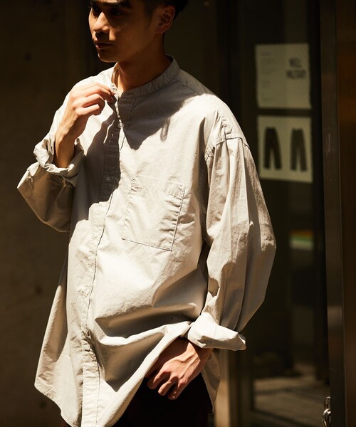 FREAK'S STORE（フリークスストア）の「ビックシルエット スタンドカラーシャツ/タイプライター/デニム/バンドカラーシャツ（シャツ/ブラウス・メンズ・ホワイト/ライトグレー/ブルー/ストライプ/ダークネイビー/オフホワイト/チェック/ブラウン/ブラウン系その他/ベージュ・MEDIUM/LARGE）」の4枚目の写真