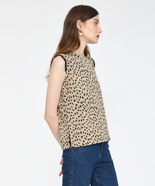 Kaon（カオン）の「KAON FOR ESTNATION / レオパードジャカードノースリーブカットソー（Tシャツ/カットソー・レディース・グレイッシュベージュ・FREE）」の7枚目の写真